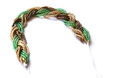 Украшения из бисера